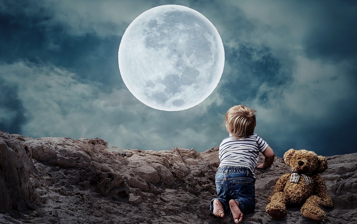என்றும் முழுநிலவே.  Endrum MuzhuNilave. The Full Moon.